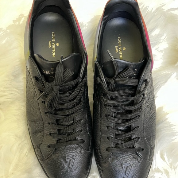 Selling a used LV LUXEMBOURG sneakers like New. - Picture 2 of 5